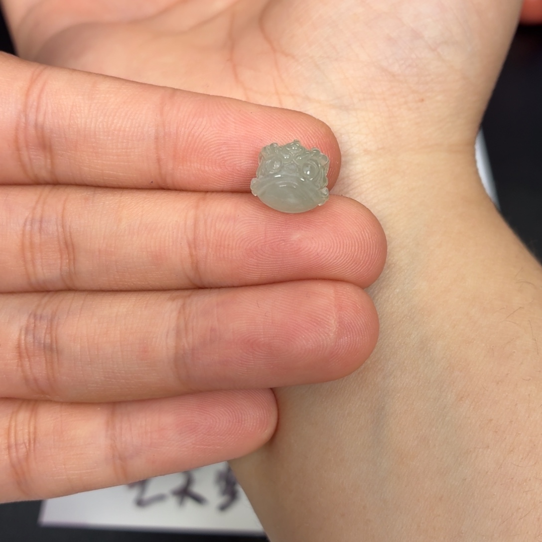 摘****翡翠未镶嵌颈饰预