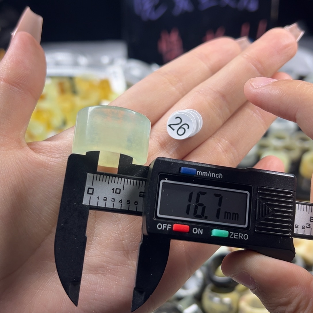 蛇纹石玉未镶嵌戒指