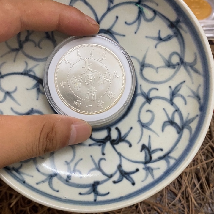 瓷片。                     