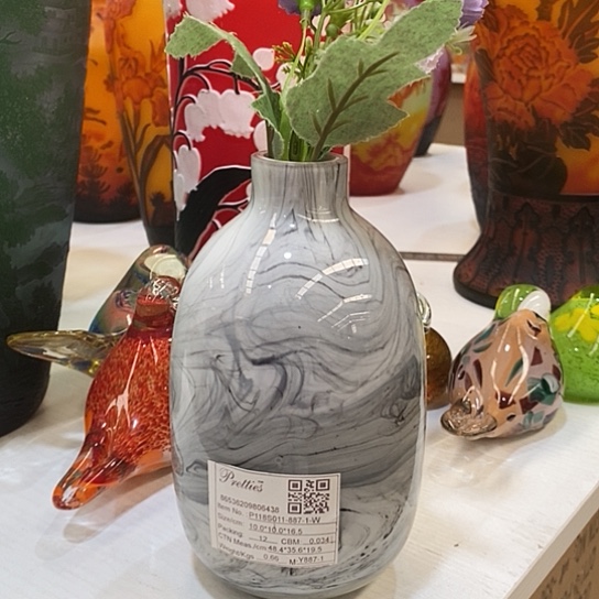 琉璃花瓶高17厘米口径3厘米