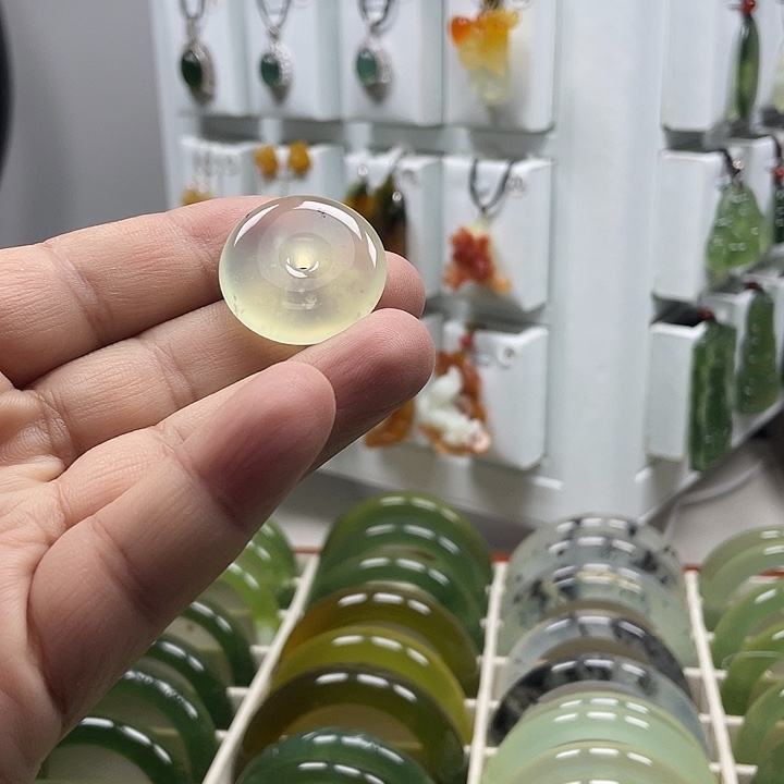 合金蛇纹石玉颈饰