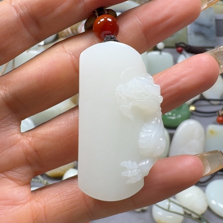 和田玉颈饰未镶嵌