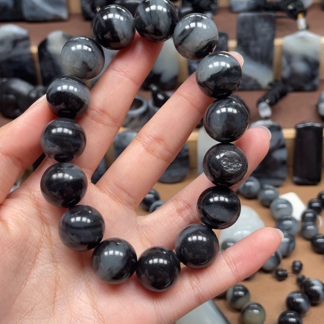 和田玉颈饰未镶嵌