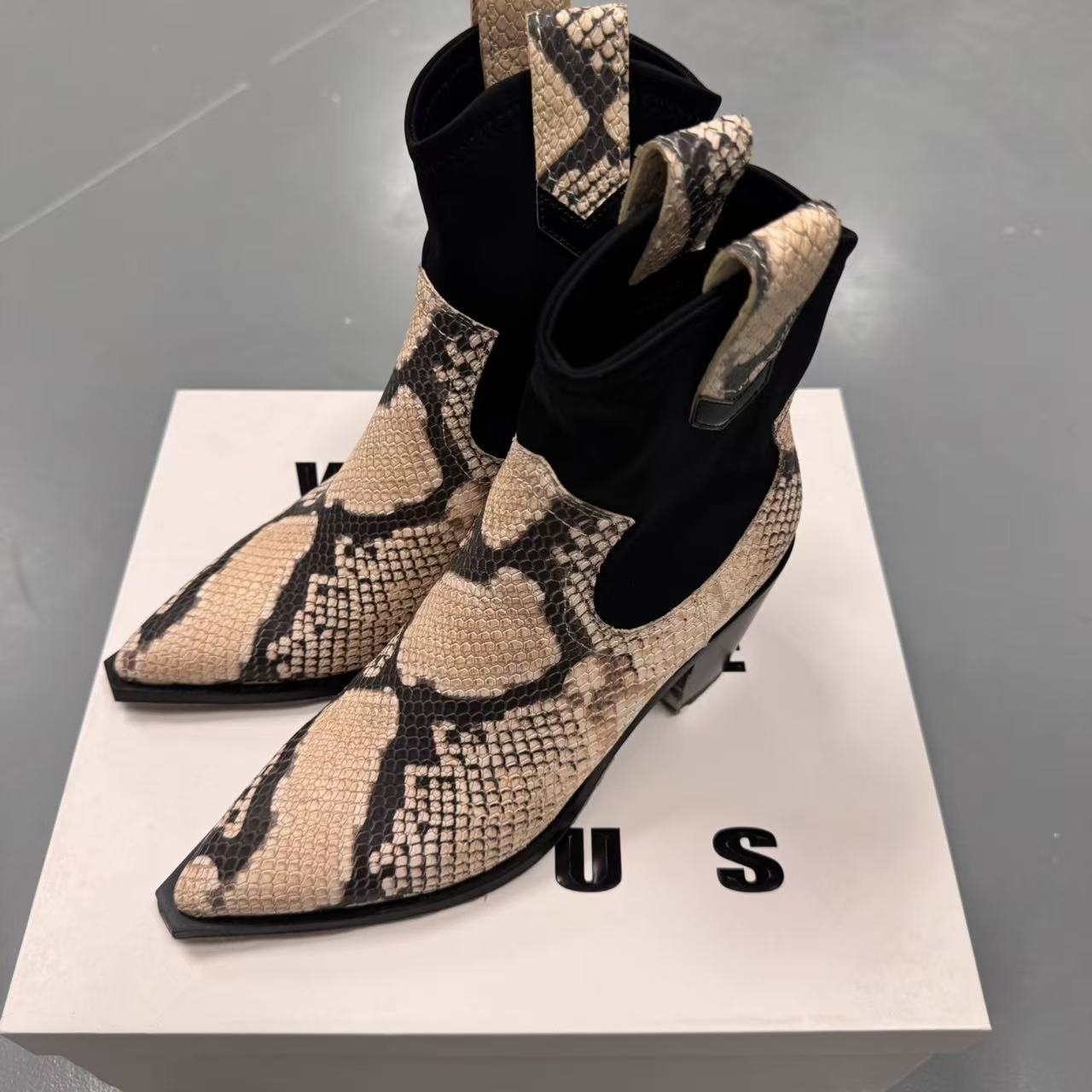 IIIVIVINIKO 女款 春秋 时尚休闲 牛皮革 靴子-2215105806A