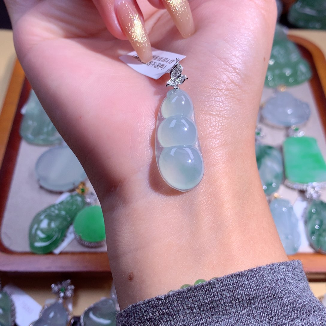 翡翠吊坠(不含链)18K金镶嵌