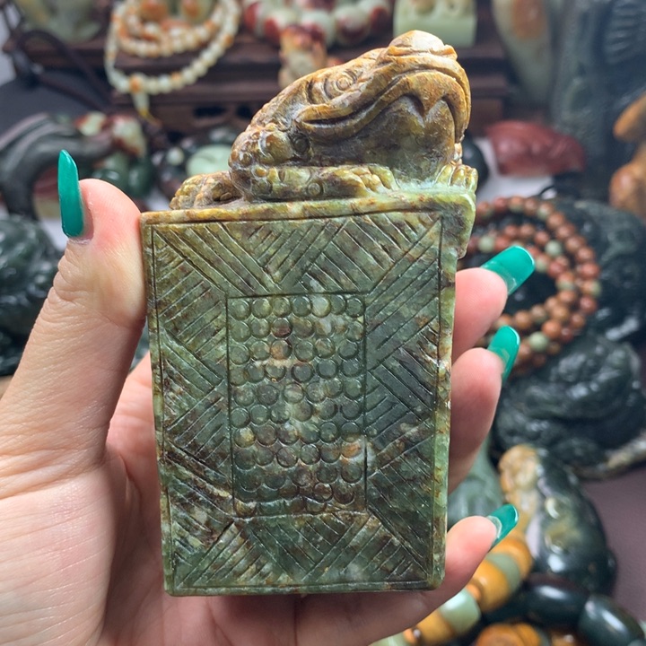 岫岩河磨玉（透闪石质玉）把件未镶嵌