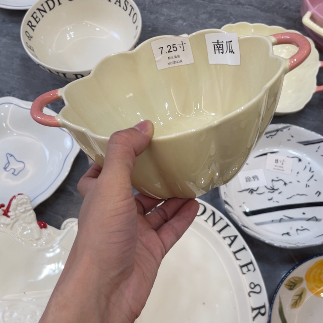 陶瓷微瑕餐具介意勿拍，满18飞！