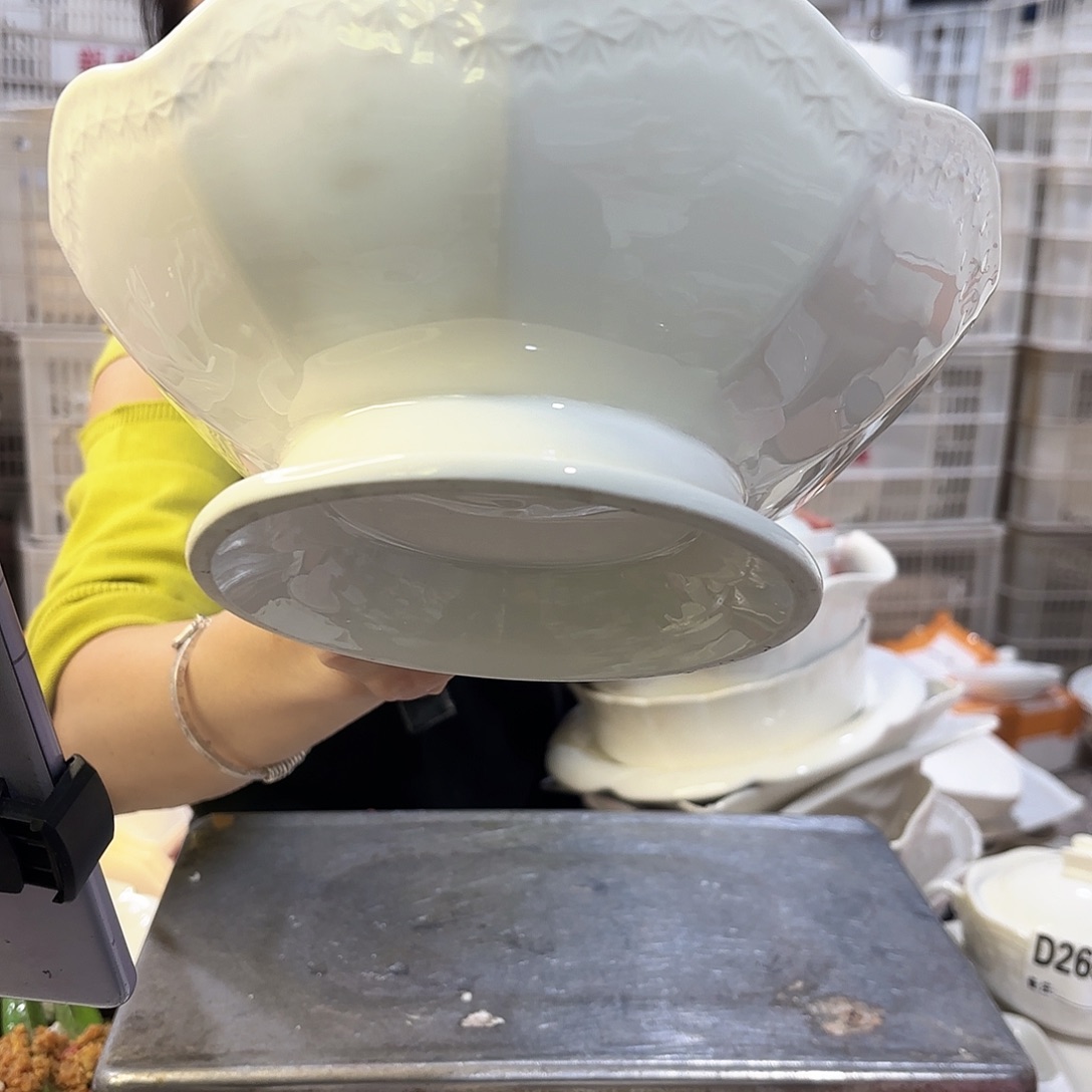 盘微瑕产品………高脚一个