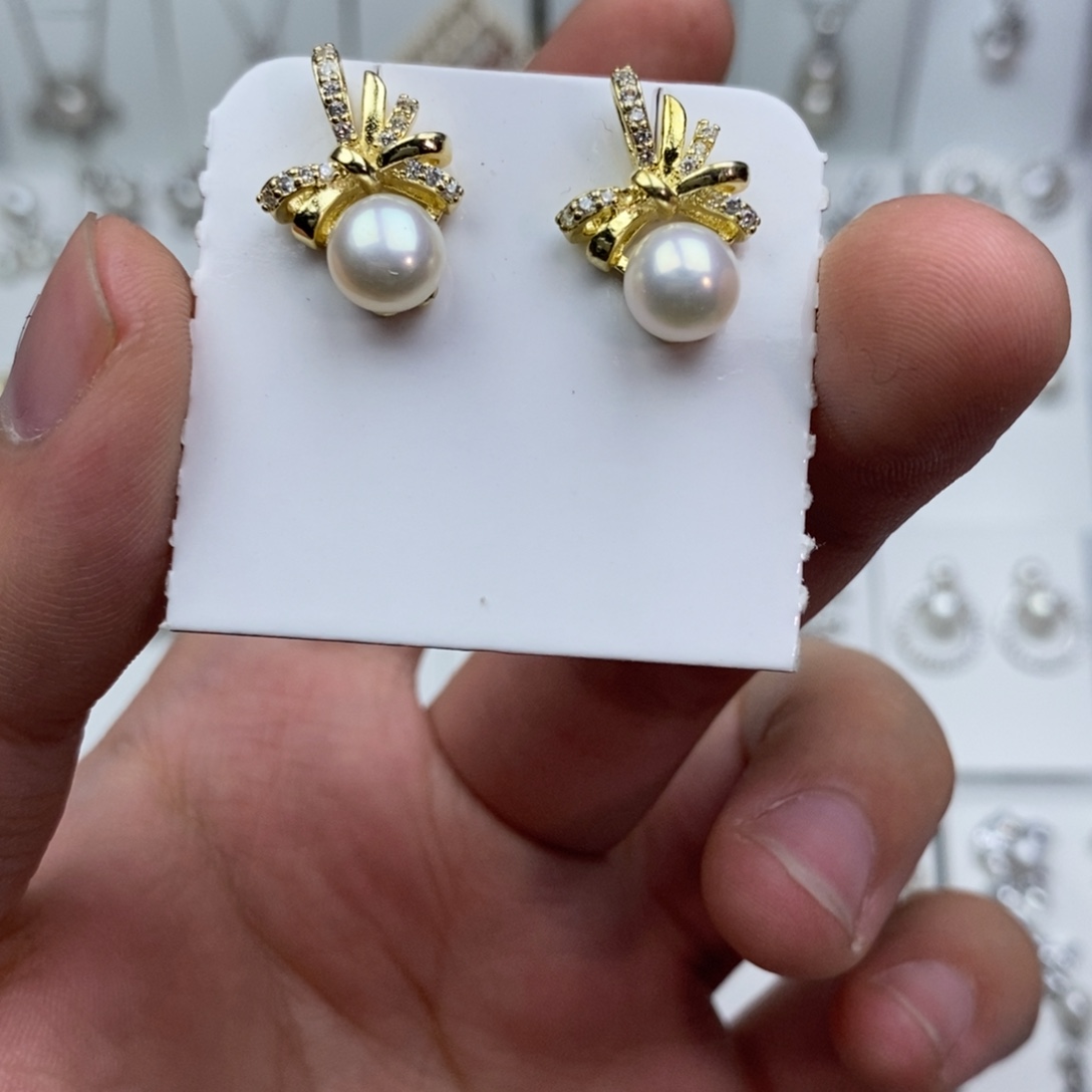 淡水珍珠未镶嵌耳饰