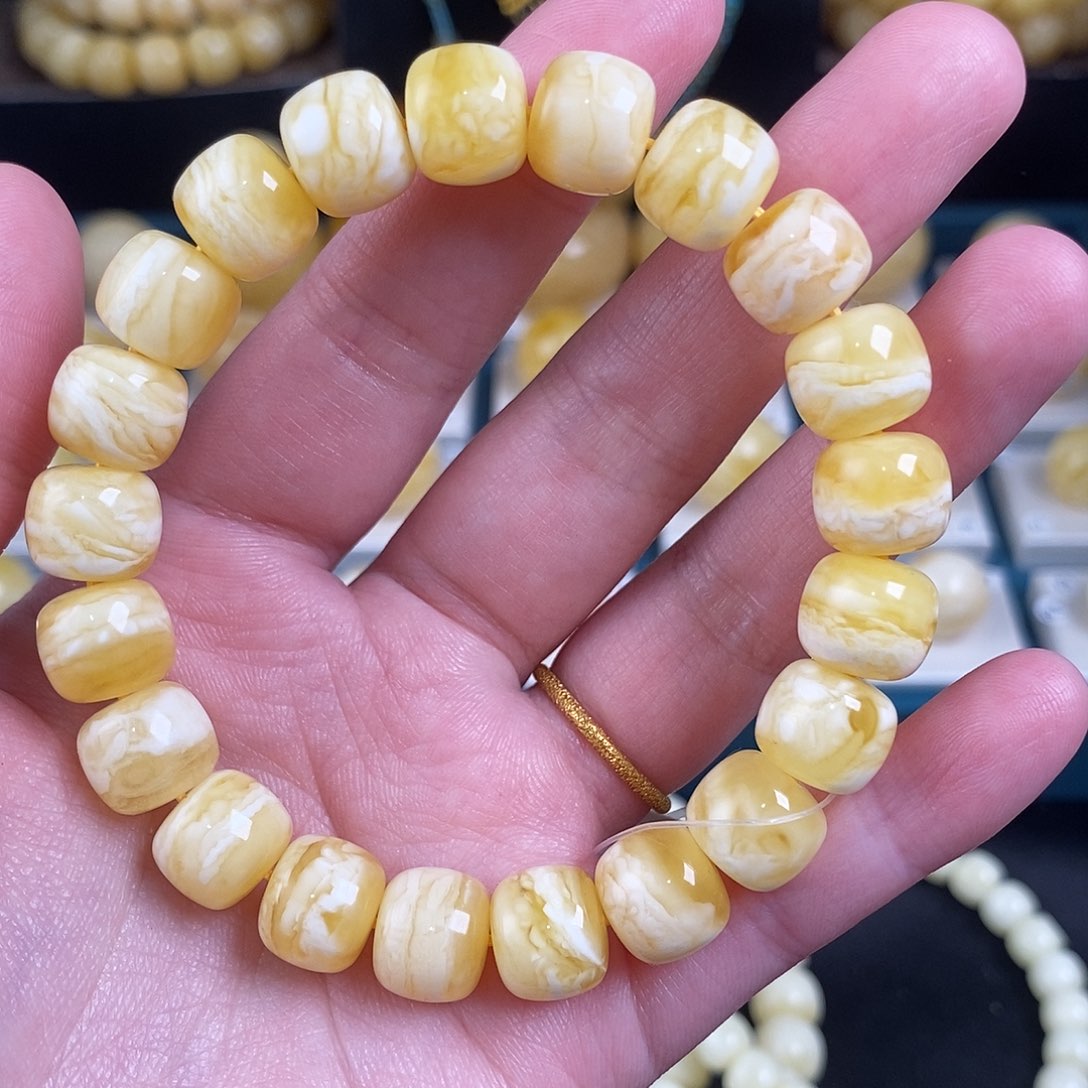 蜜蜡珠宝奇石未镶嵌