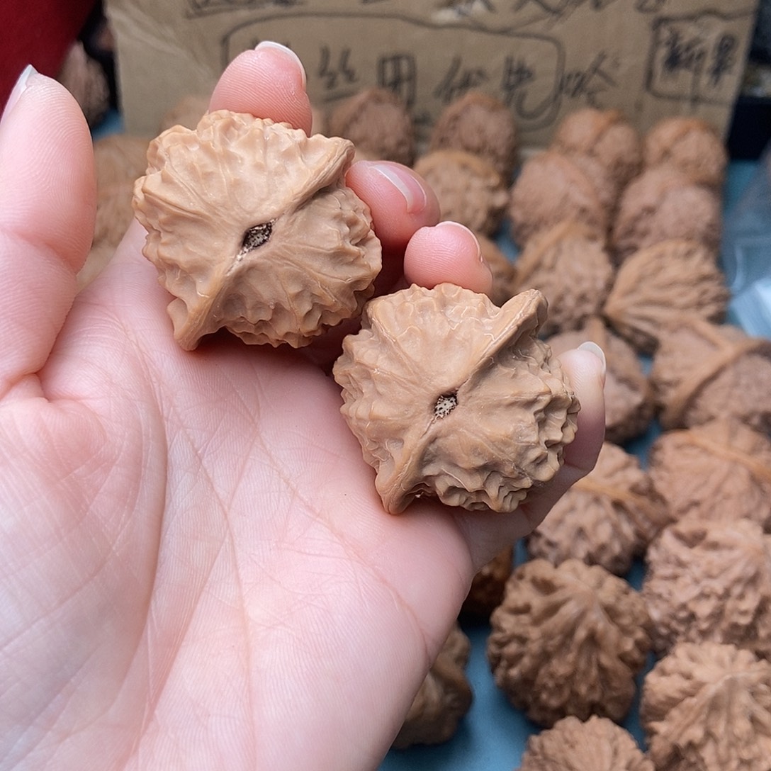 简***点吊坠文玩核桃瓷娃娃5