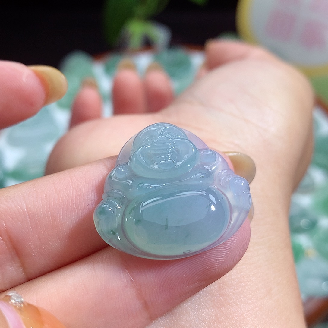 翡翠未镶嵌颈饰佛公