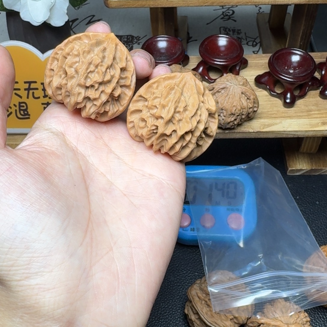 爱***谦吊坠文玩核桃40龙门涧精修180