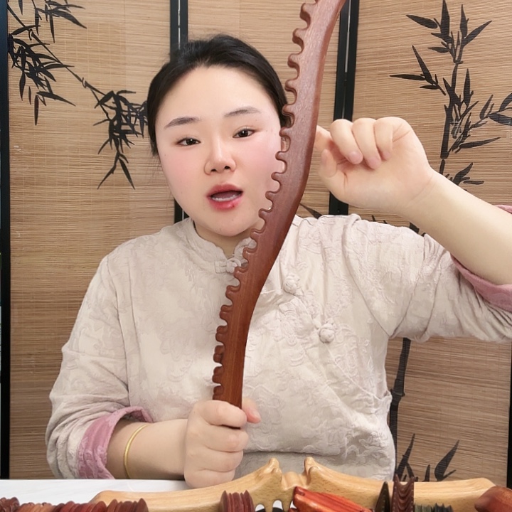 红檀香64厘米龙棍微瑕疵