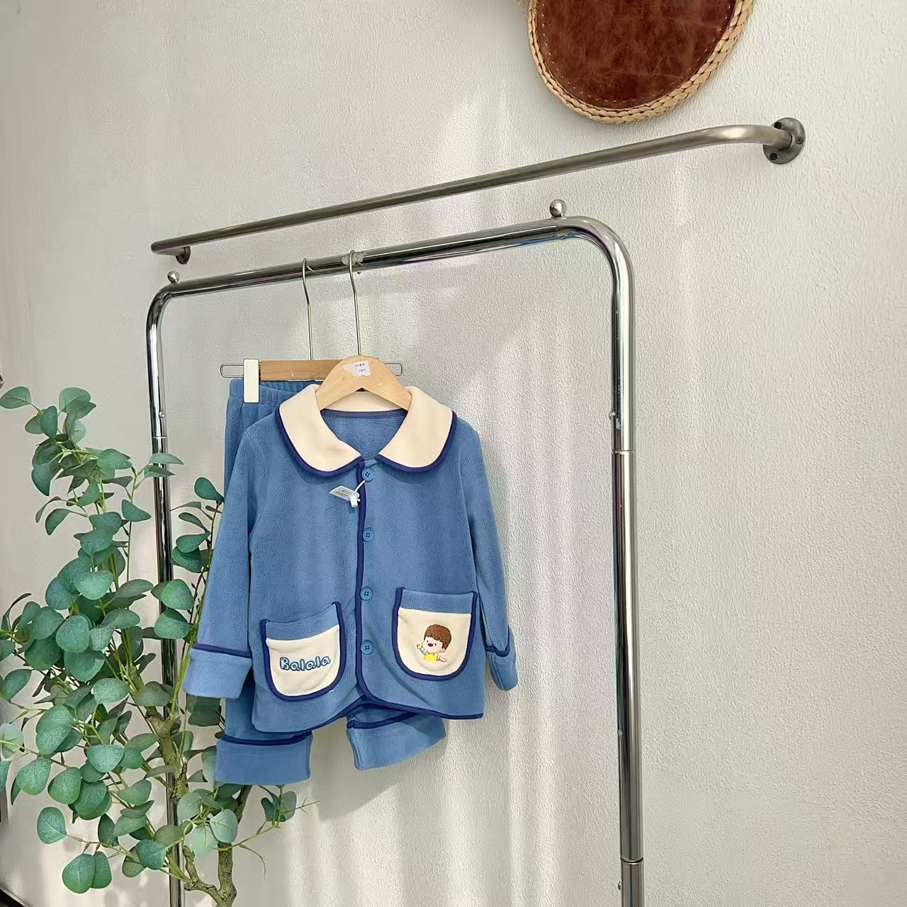 3625丫蓝色俏皮男孩套装家居服