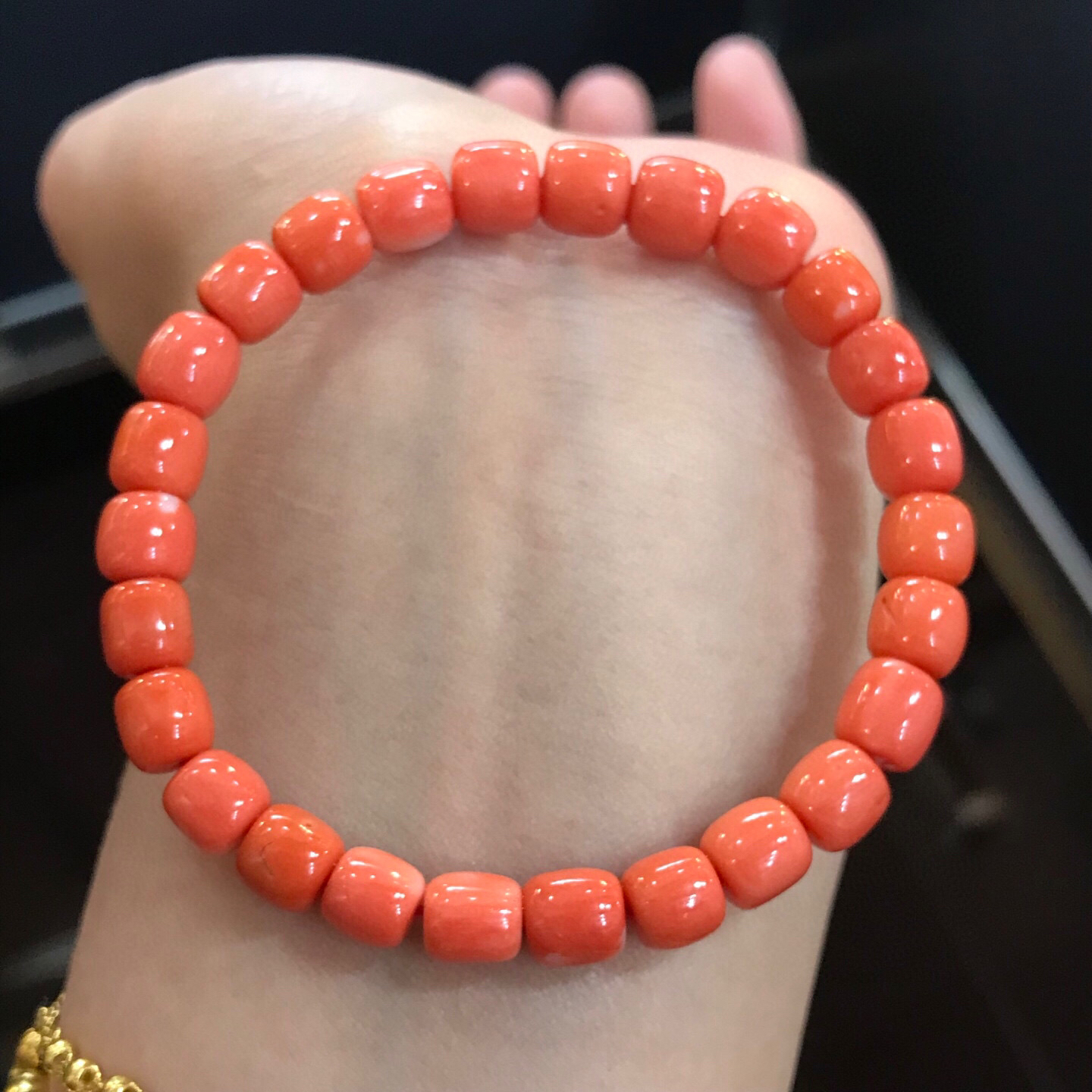 红珊瑚莫莫桶珠手串