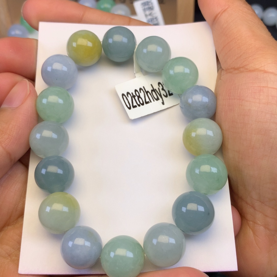 翡翠颈饰未镶嵌天然缅甸翡翠