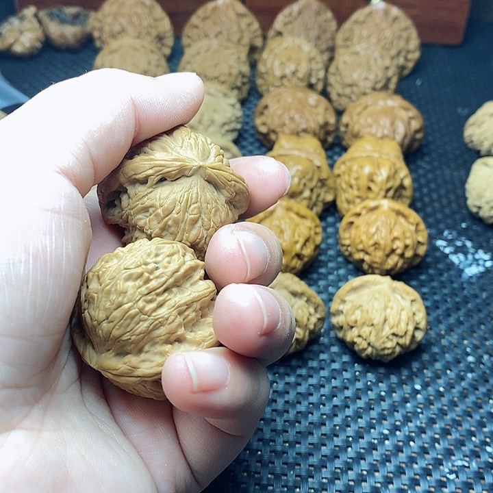 文玩核桃把件38白狮子