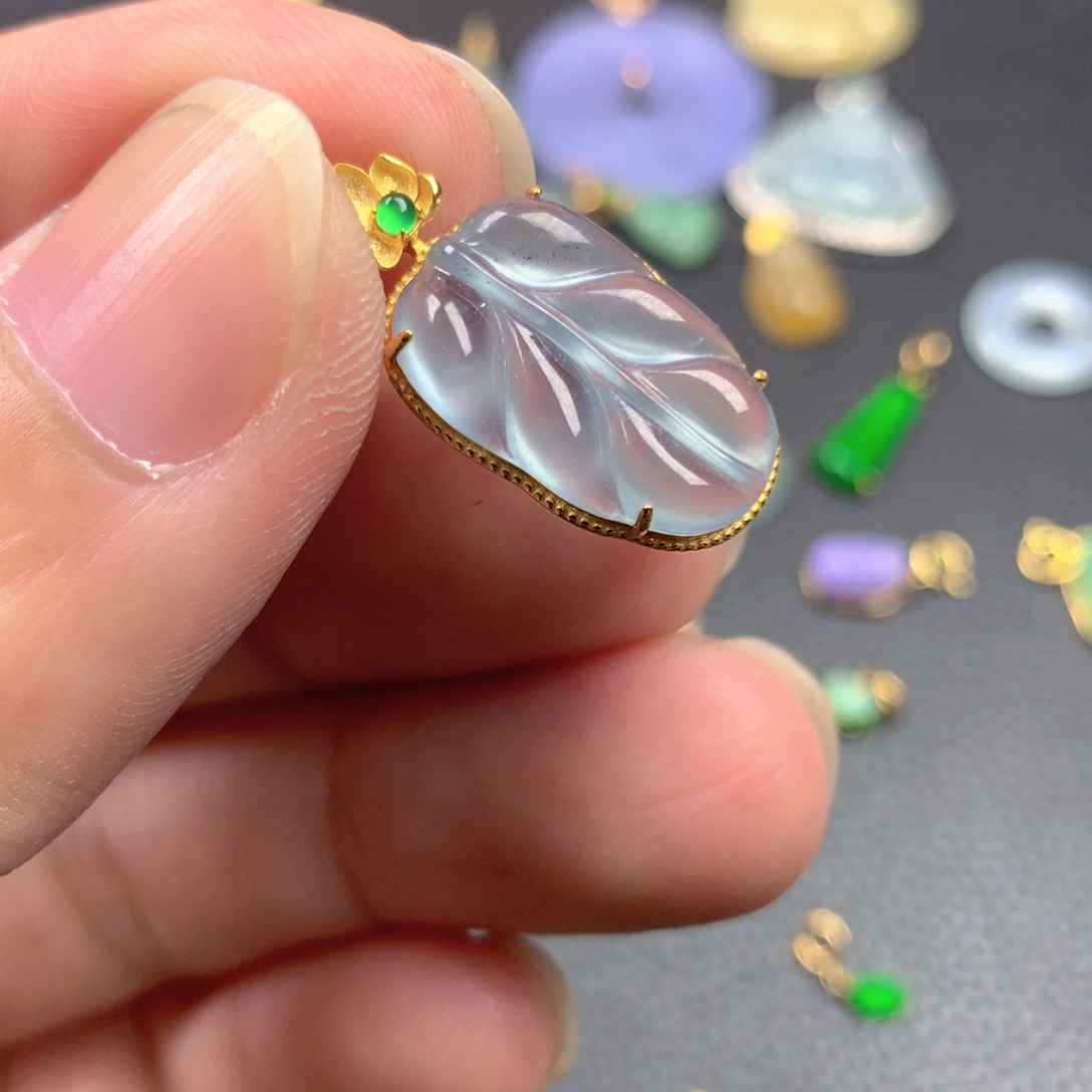 【闪购商品】颈饰18K金镶嵌翡翠翡翠