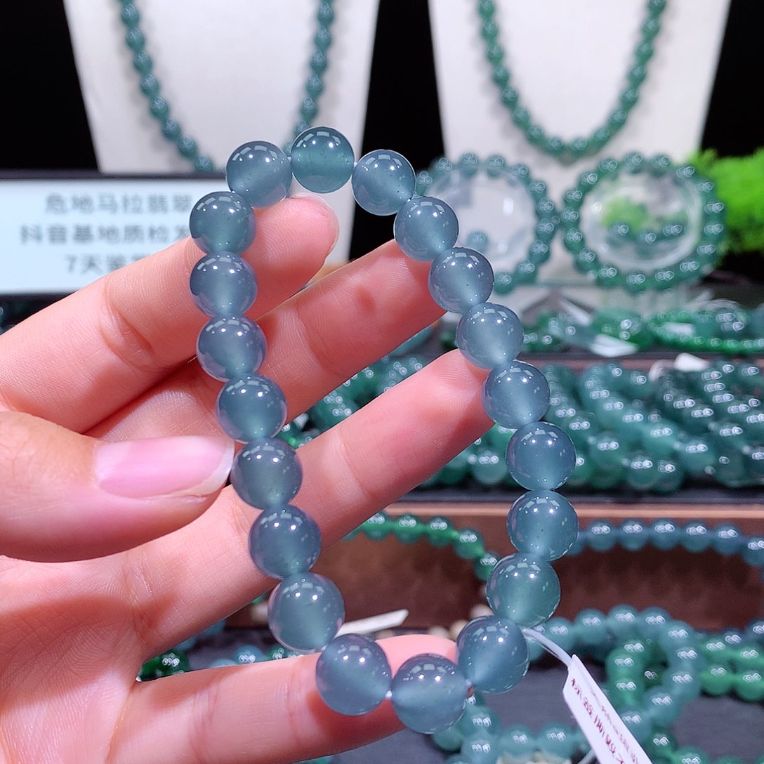 莲***雨翡翠未镶嵌手链天然a货翡翠手串9.8