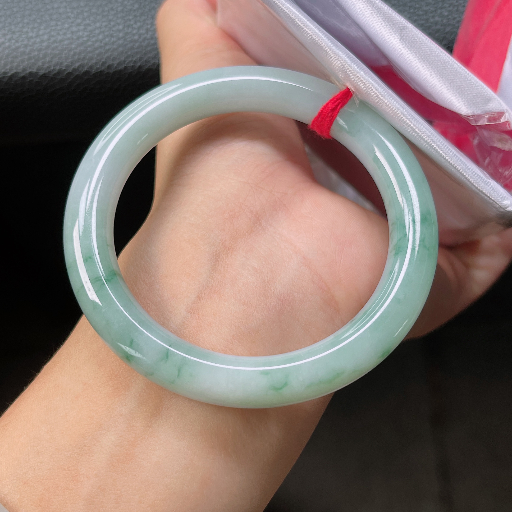 1670号 缅甸天然翡翠A货54-55细糯冰润飘花圆条手镯女款