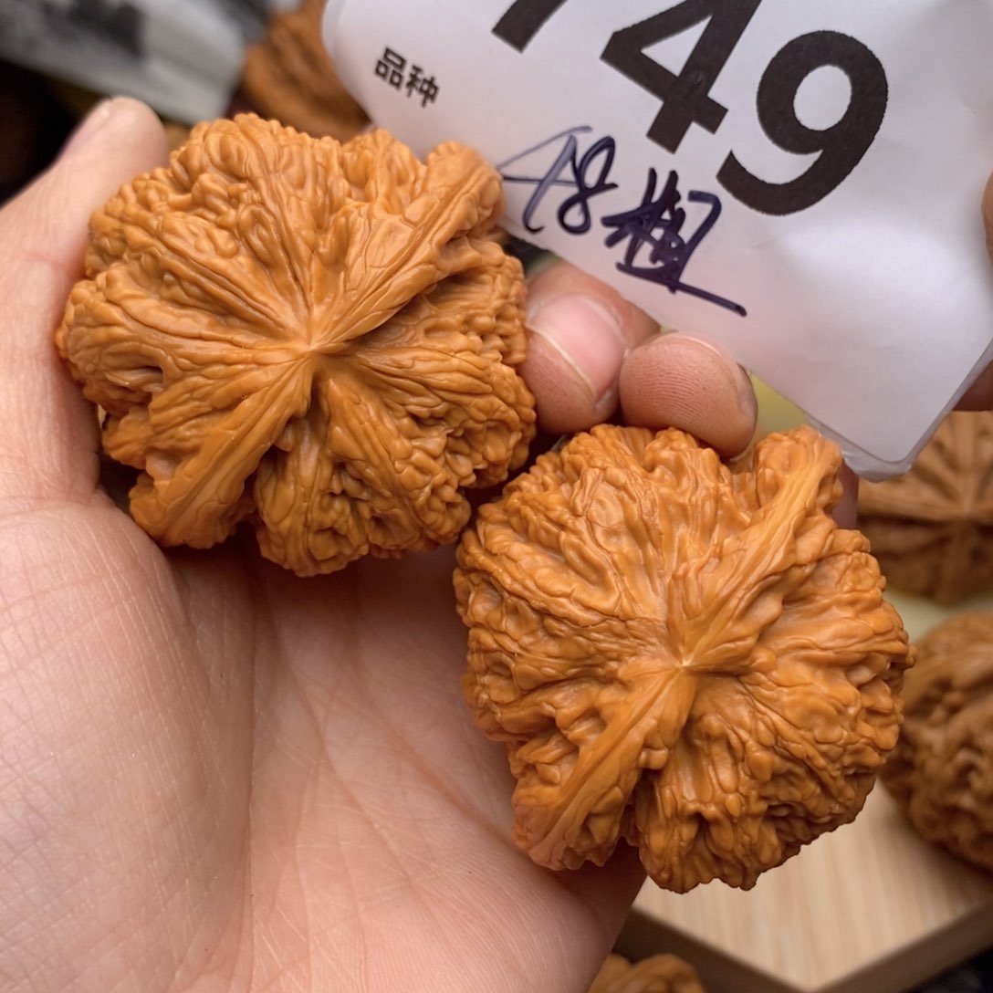 文玩核桃吊坠深****夫749号48粗筋