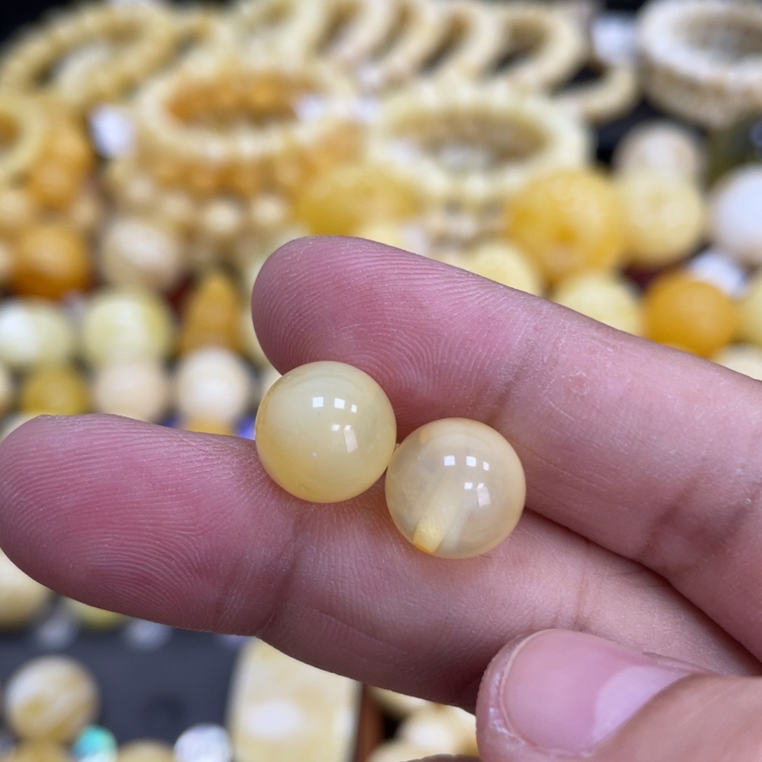 裸石蜜蜡未镶嵌10.5mm瑕疵特色荧光（一对）