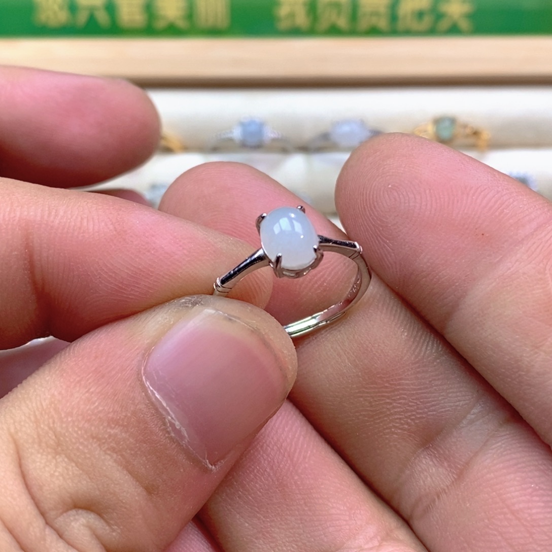 翡翠未镶嵌戒指翡翠