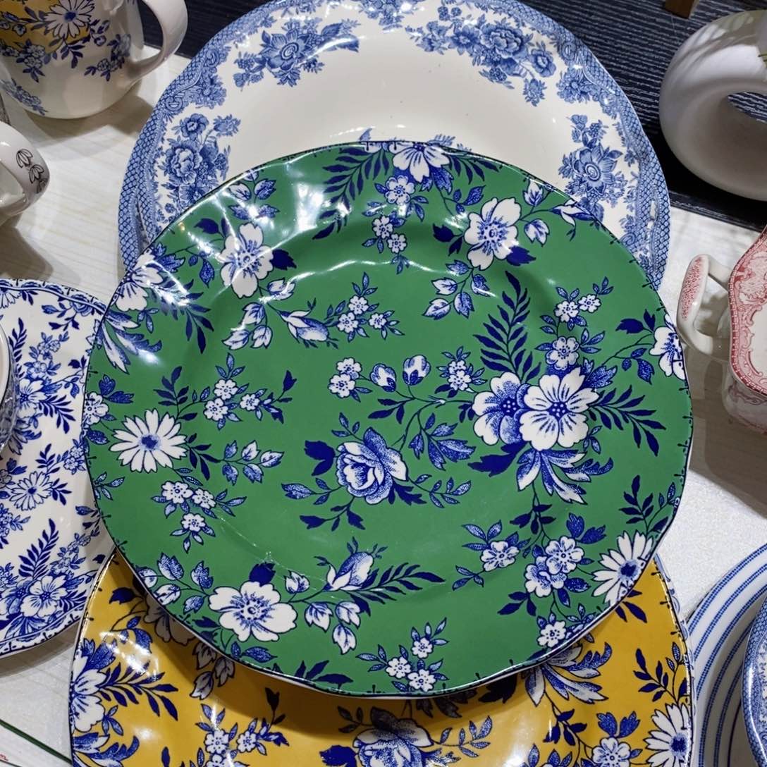 瓷微瑕绿色八寸平盘