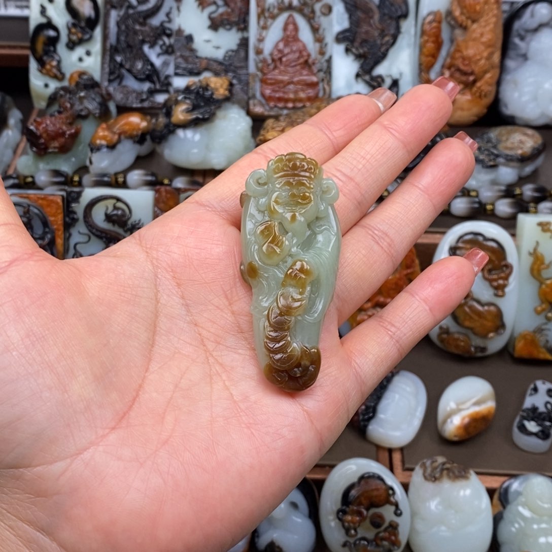 颈饰未镶嵌和田玉