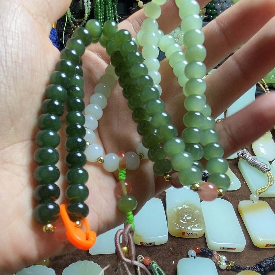 和田玉未镶嵌项链