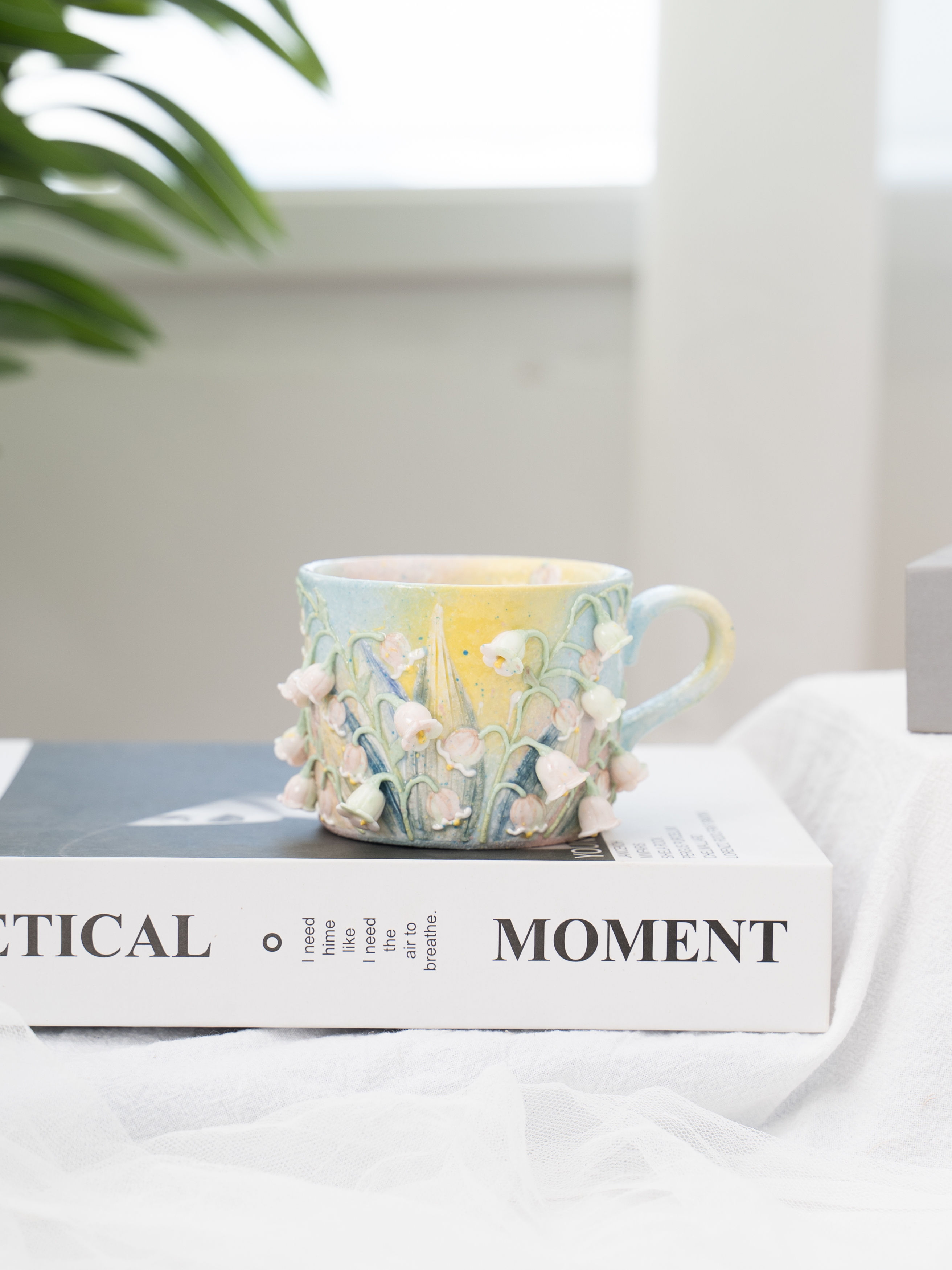 阿瑶 | 彩虹色双色铃兰马克杯