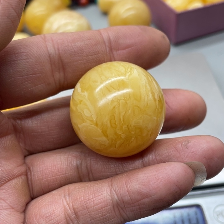 琥珀裸石未镶嵌蜜蜡圆珠