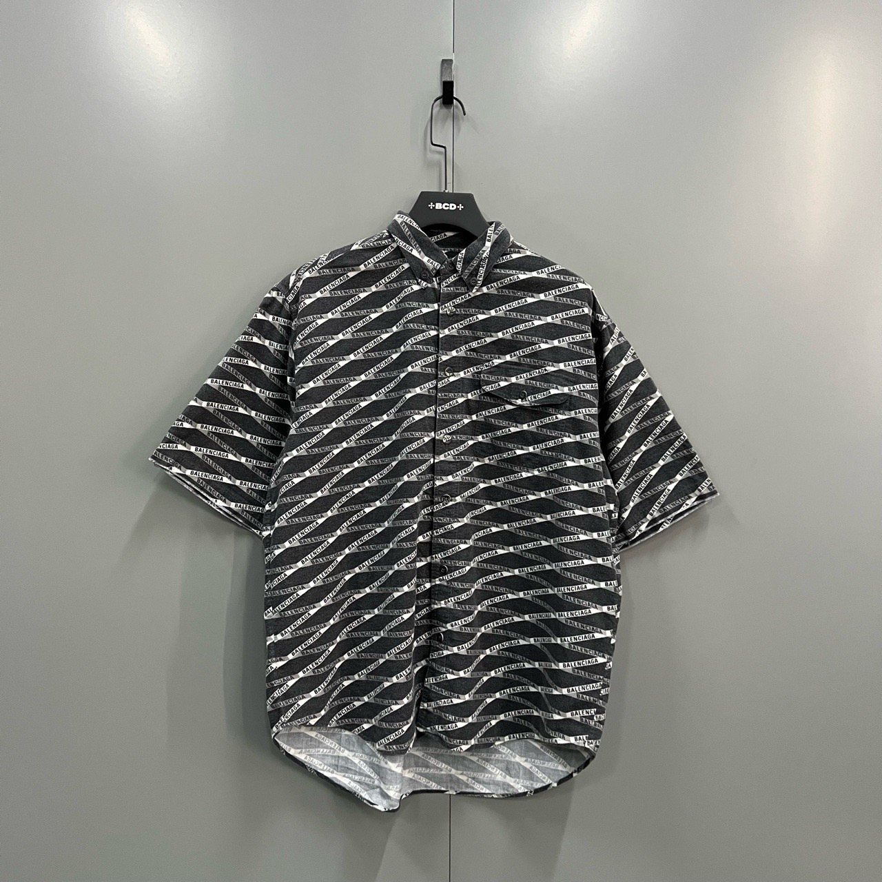 95新 Balenciaga/巴黎世家 （cc）弹幕logo短袖衬衫 38码/jc603492