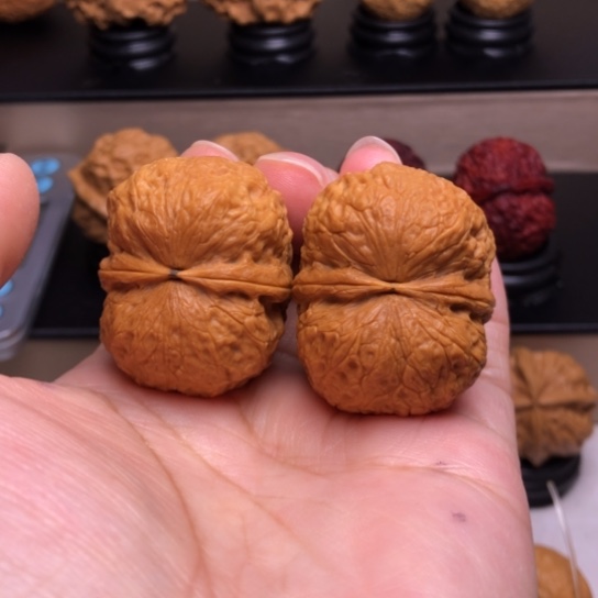 文玩核桃把件鹦鹉元宝65