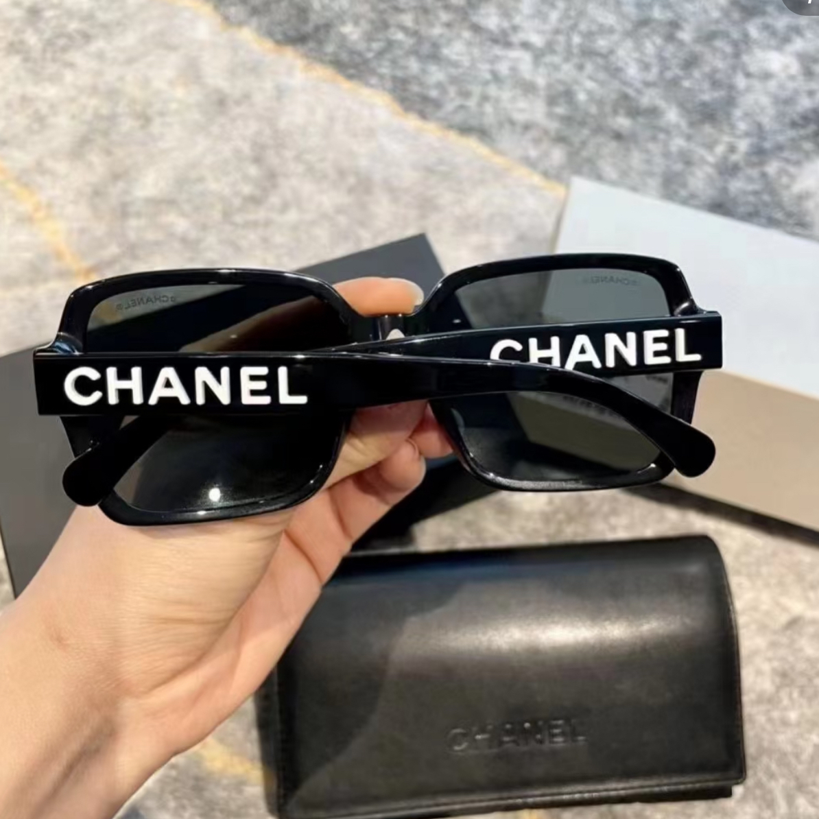 99新 Chanel/香奈儿 香奈儿白色字体墨镜