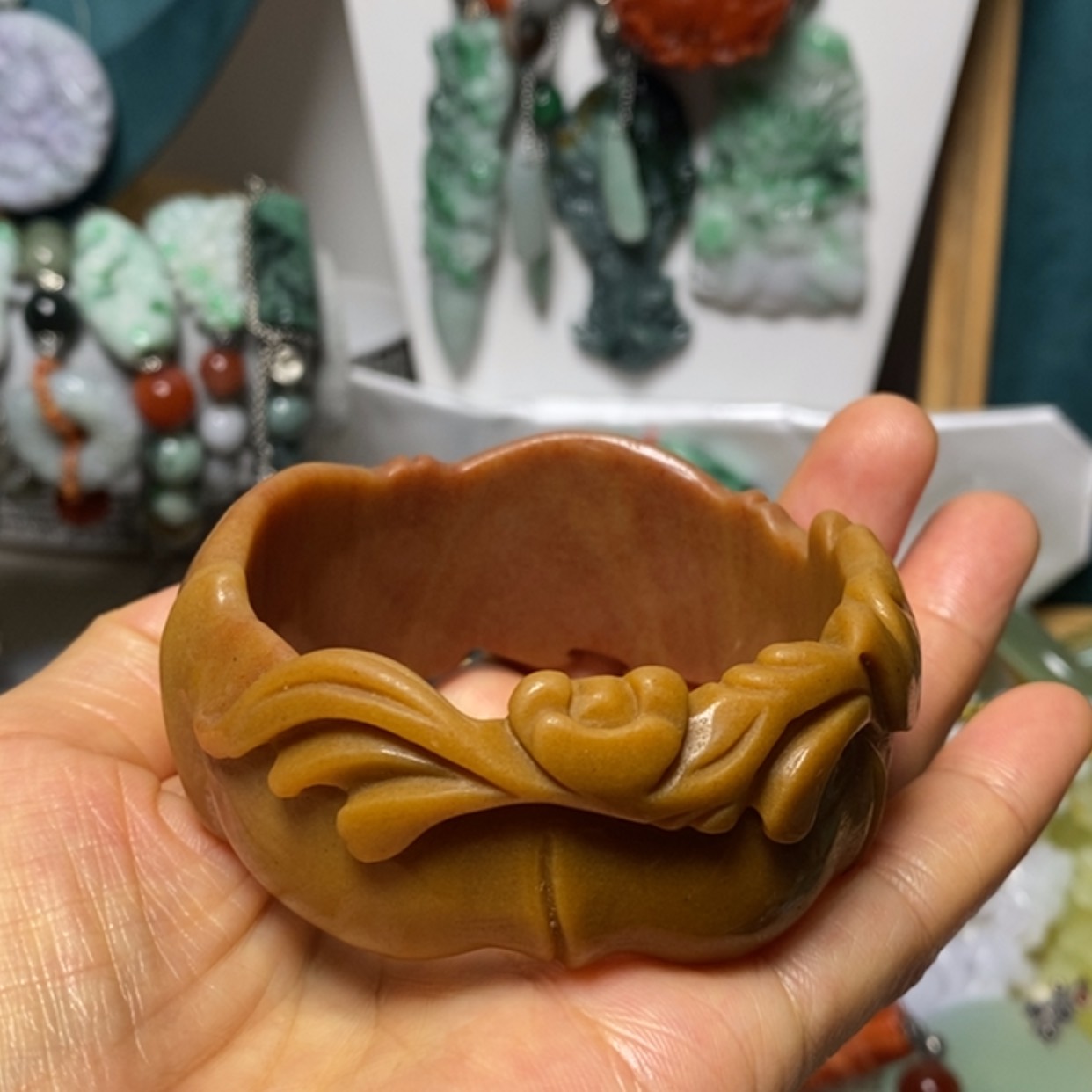 【闪购商品】翡翠吊坠(赠链)未镶嵌