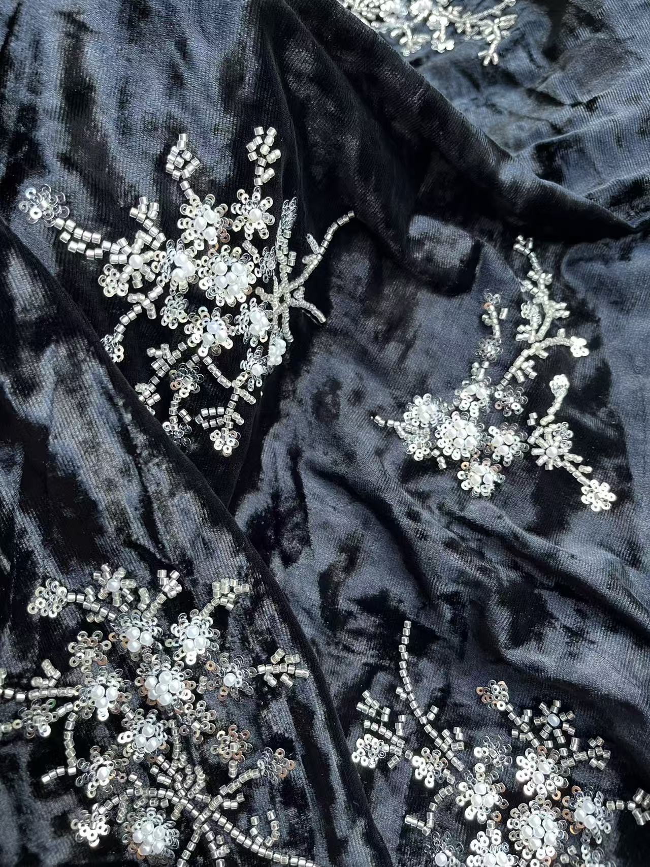 重工刺绣  雪花 珠管绣片 弹力 不沾灰不沾毛 女装面料