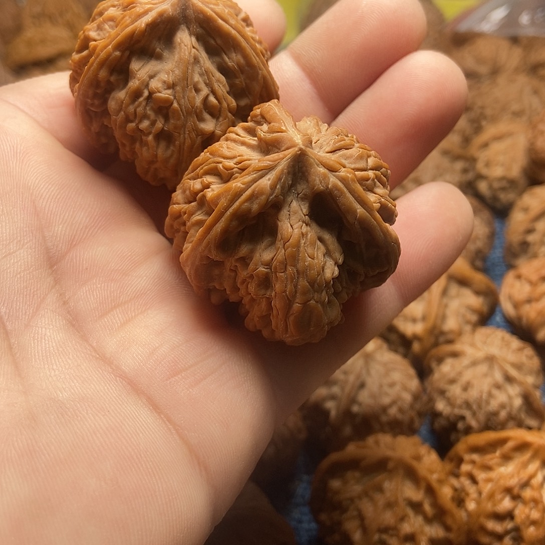 风***族把件文玩核桃文山三棱