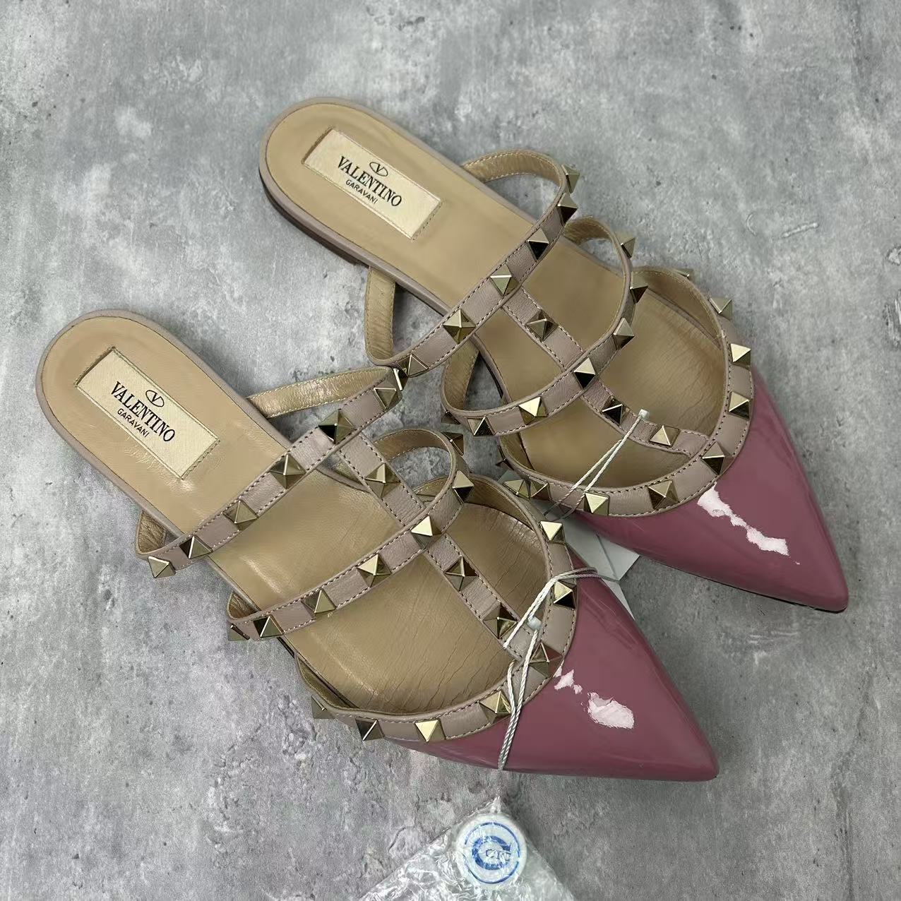 95新 Valentino/华伦天奴 37.5码/仔仔女鞋/粉色铆钉平底拖鞋1111