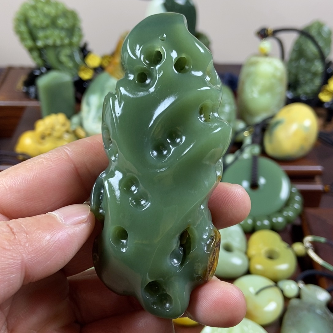 岫岩河磨玉（透闪石质玉）未镶嵌珠宝奇石