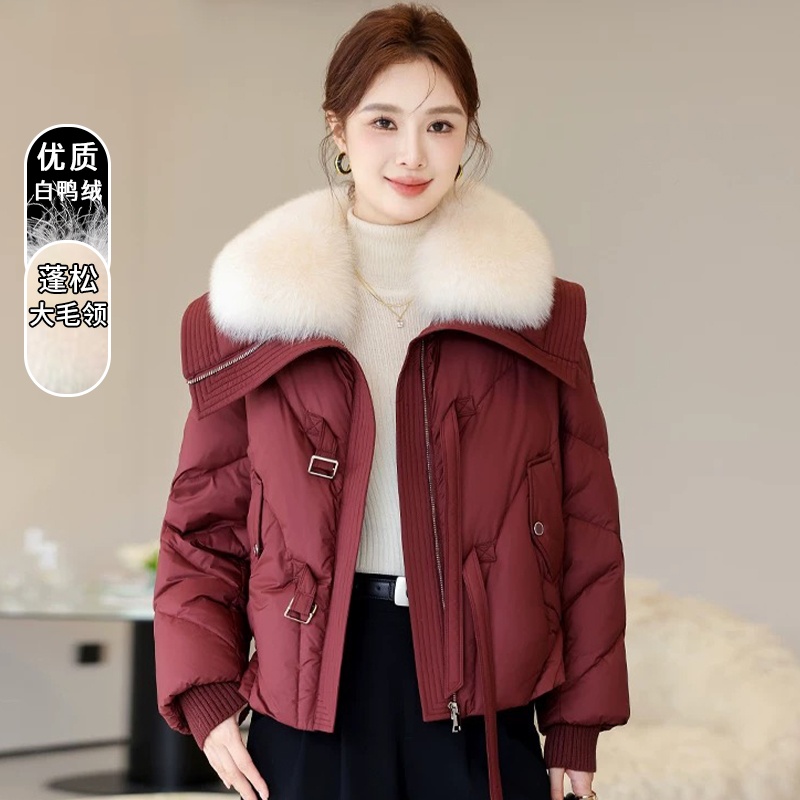 俞兆林保暖羽绒服外套女短款冬季气质仿狐狸毛领2025新款皮草大衣