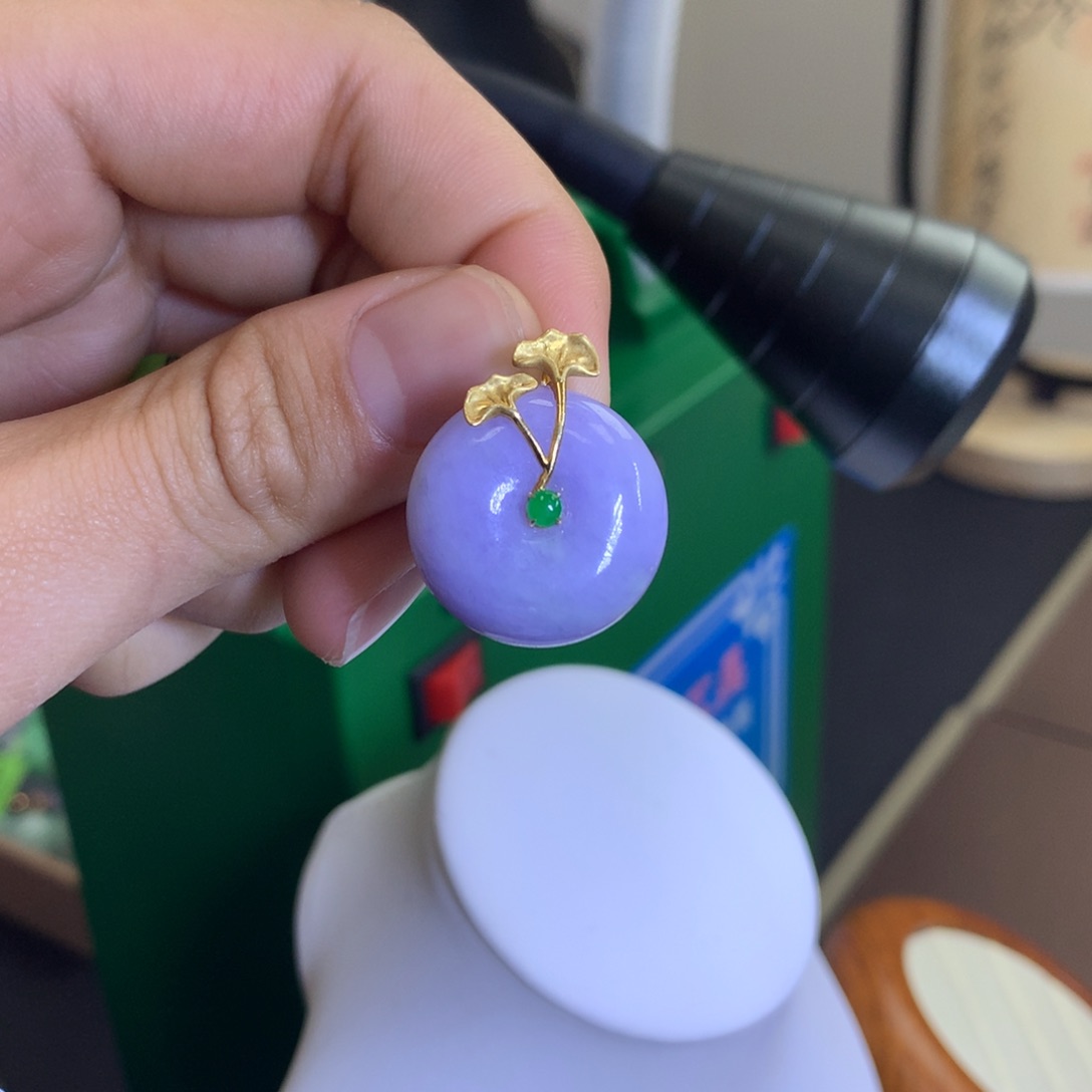 翡翠颈饰18K金镶嵌翡翠