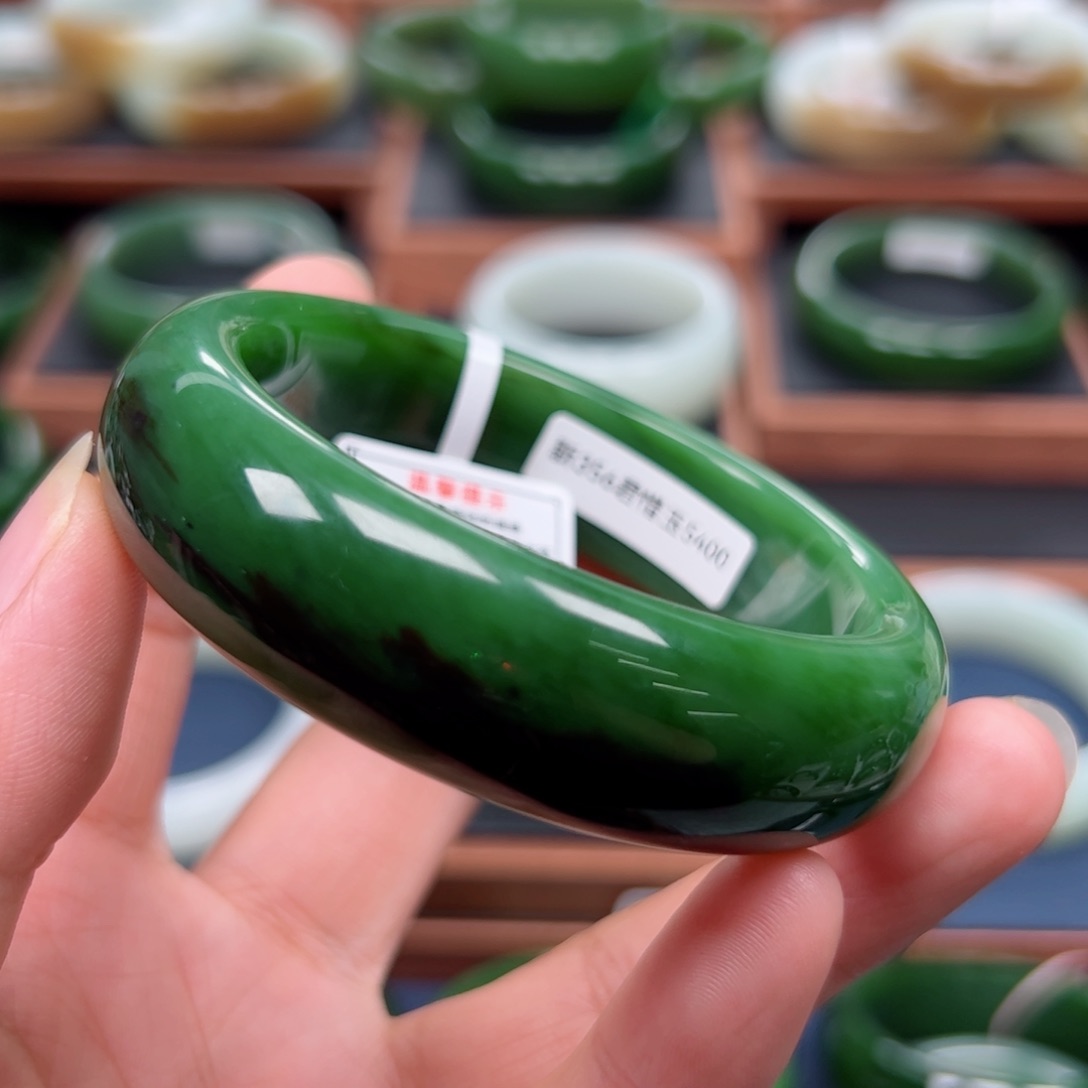 未镶嵌手镯和田玉（碧玉）