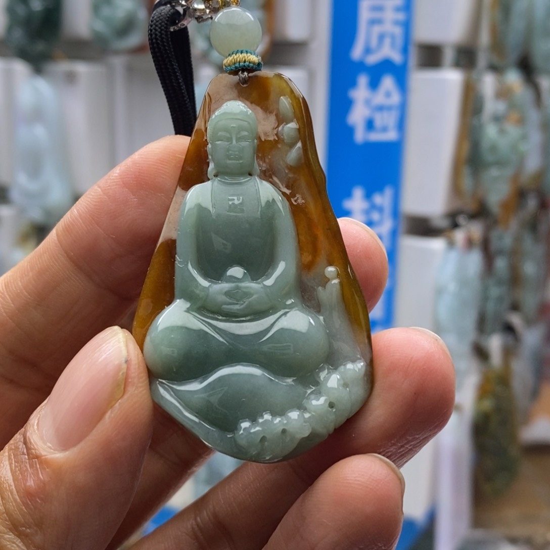 翡翠颈饰未镶嵌倾**狼佛