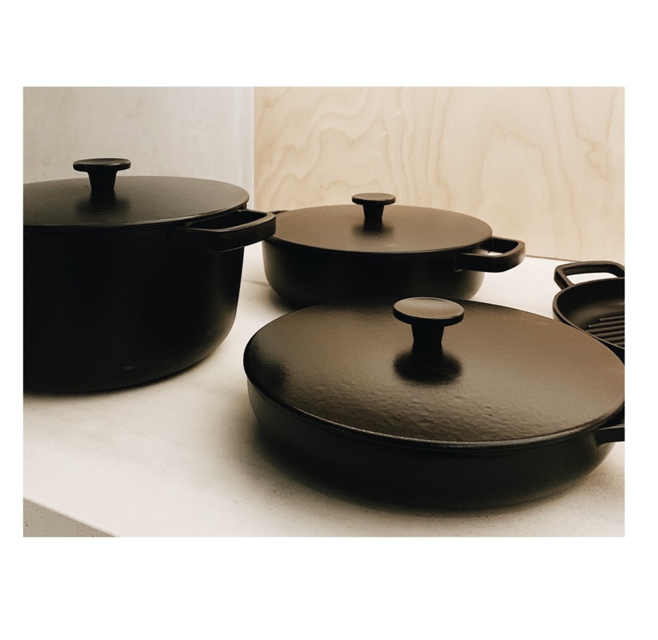 三厦黑武士黑底釉炫酷珐琅锅炖锅妈咪锅炖汤炖肉