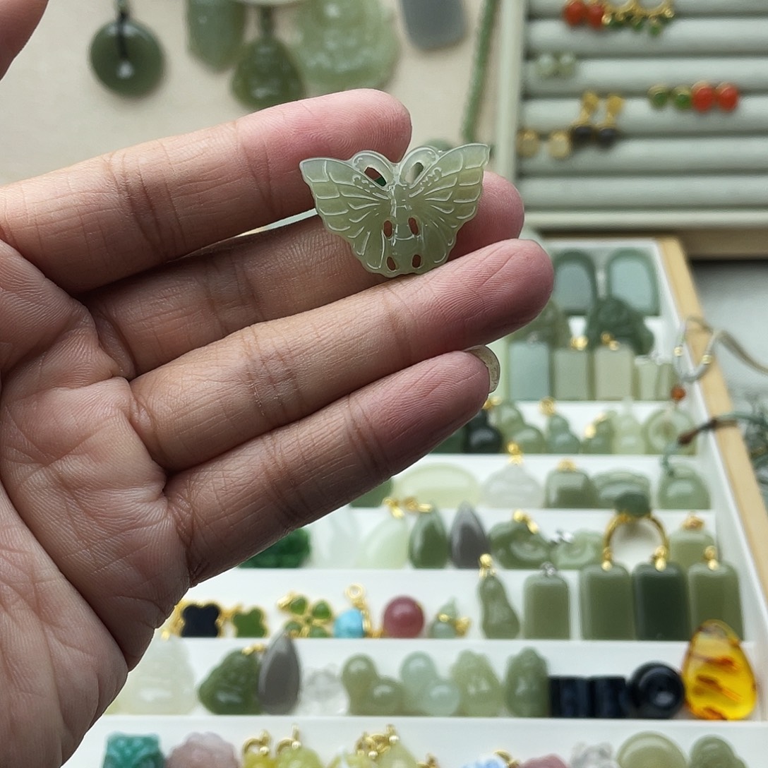 和田玉未镶嵌吊坠(不含链)