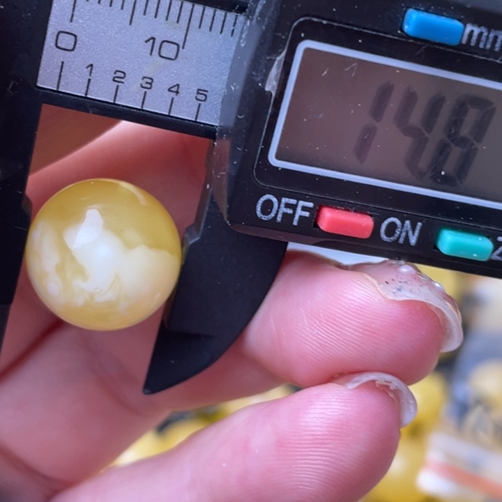 琥珀裸石未镶嵌蜜蜡586