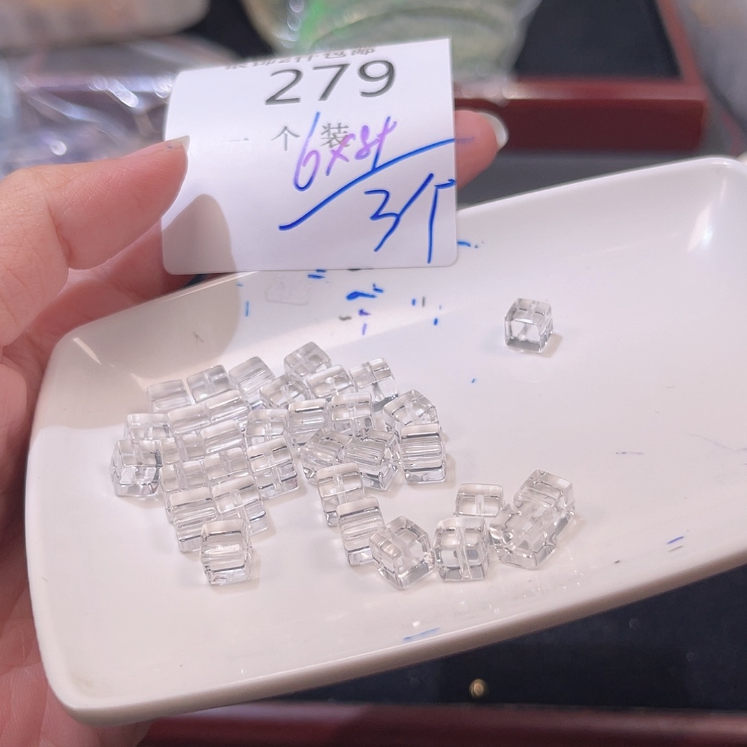 珠宝半成品水晶未镶嵌279 。       