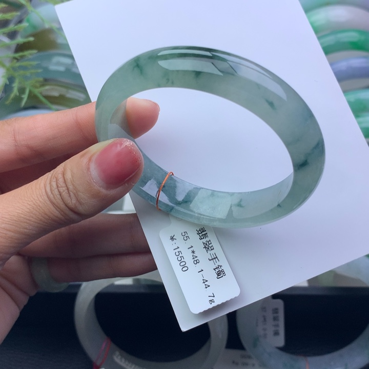 翡翠手镯未镶嵌天然翡翠手镯